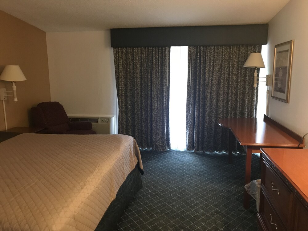 Magnuson Hotel Hattiesburg - photo 12