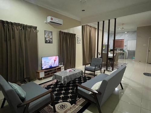 Ummu Homestay 03 — 4-Star Luxury Hotel in Batu Gajah, Malaysia