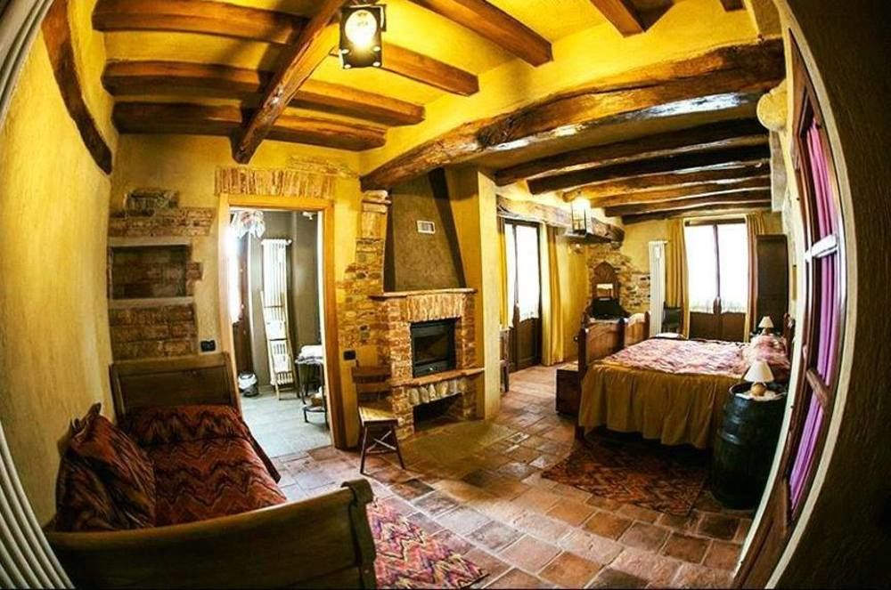 La Via' - last minute hotel in Cavour