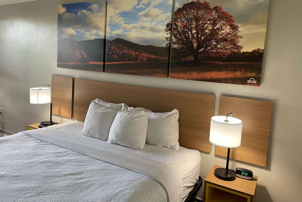 Days Inn by Wyndham Valdosta Near Valdosta Mall - photo 13