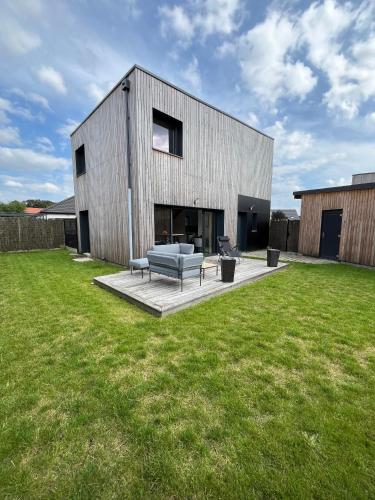 Le Cube - carbon neutral hotel in Avelin