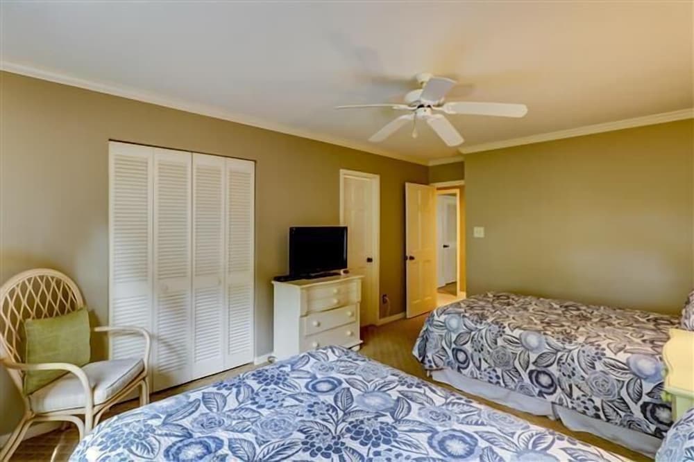 141 Harbourwood Villa at The Sea Pines Resort - photo 4