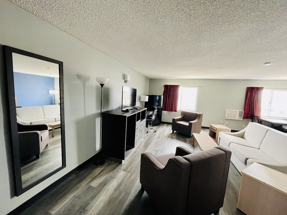 Americas Choice Inn And Suites - photo 7