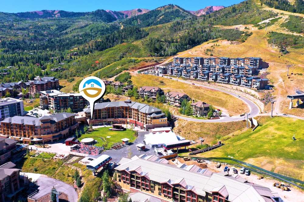 Sun Queen Suite — 4-Star Luxury Hotel in Bridgeport, United States
