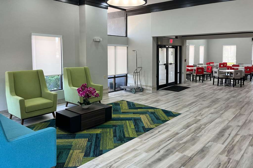 Quality Inn & Suites at Airport Blvd I 65 - photo 10
