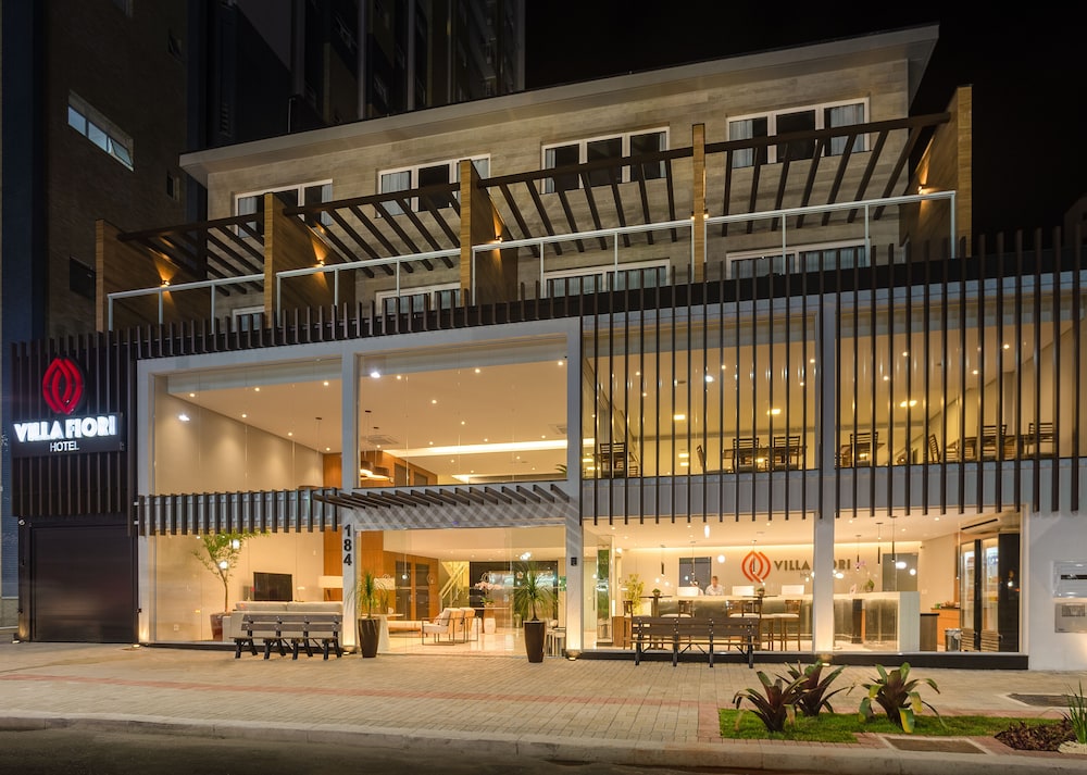 Hotel Villa Fiori — 4-Star Luxury Hotel in Pocos De Caldas, Brasil