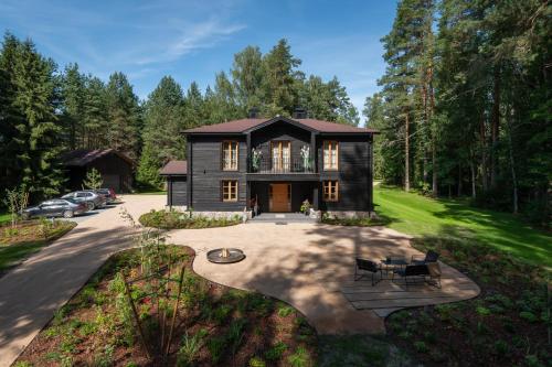 Lejasligas Weekend Home — 4-Star Luxury Hotel in Ligatne, Latvia