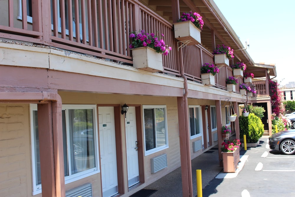 Rodeway Inn near Downtown Monterey - photo 41