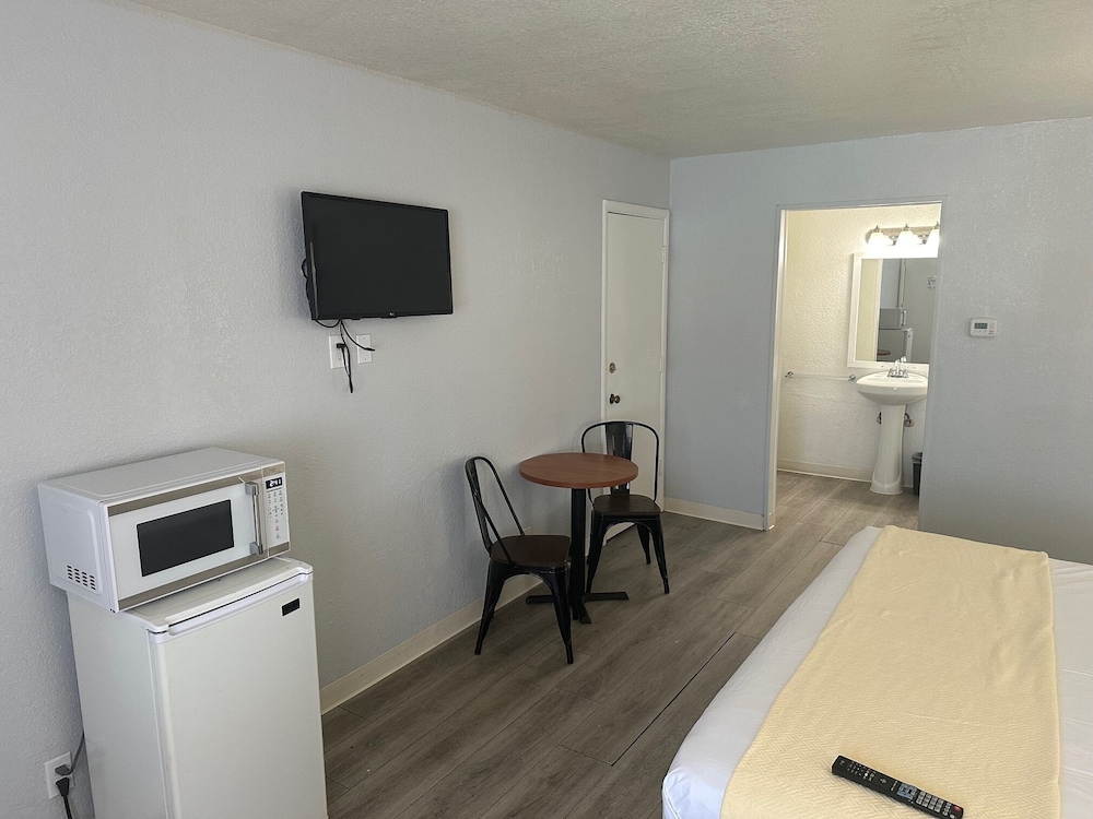 Premier Inns Metro Center - photo 23