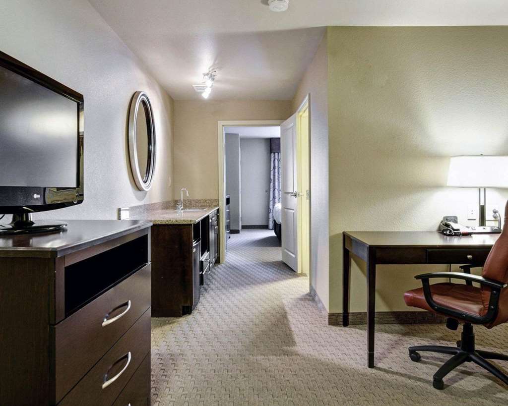 Comfort Suites near Hot Springs Park - photo 14