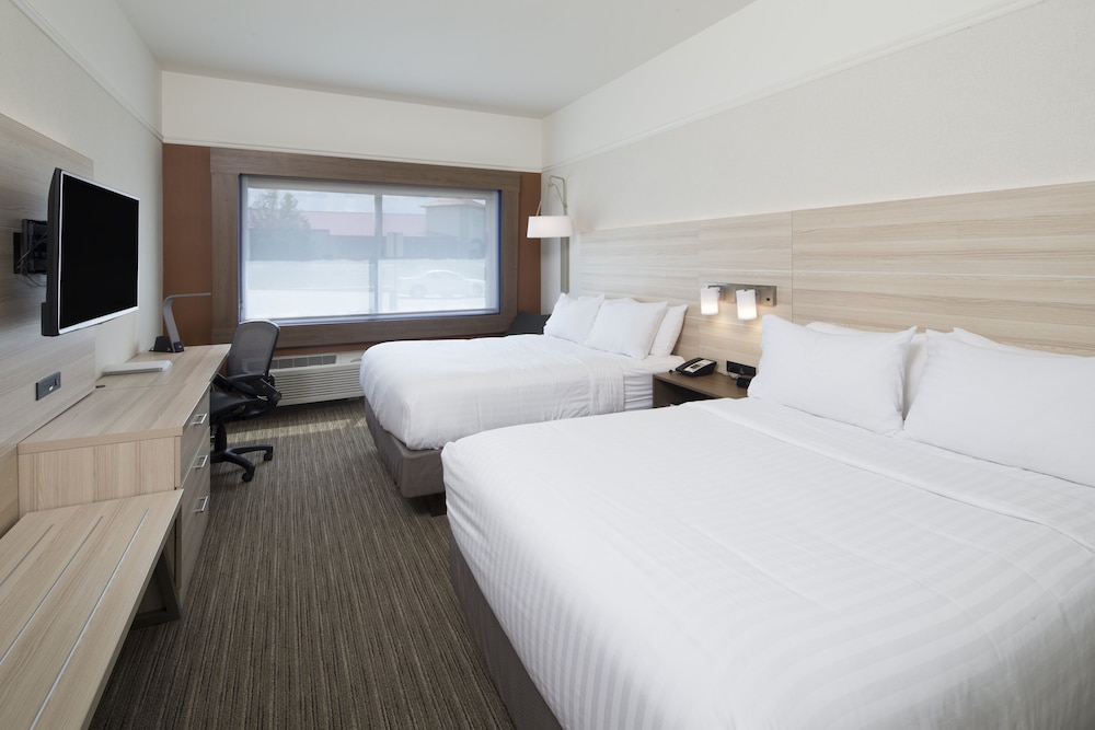 Holiday Inn Express & Suites Auburn - photo 12