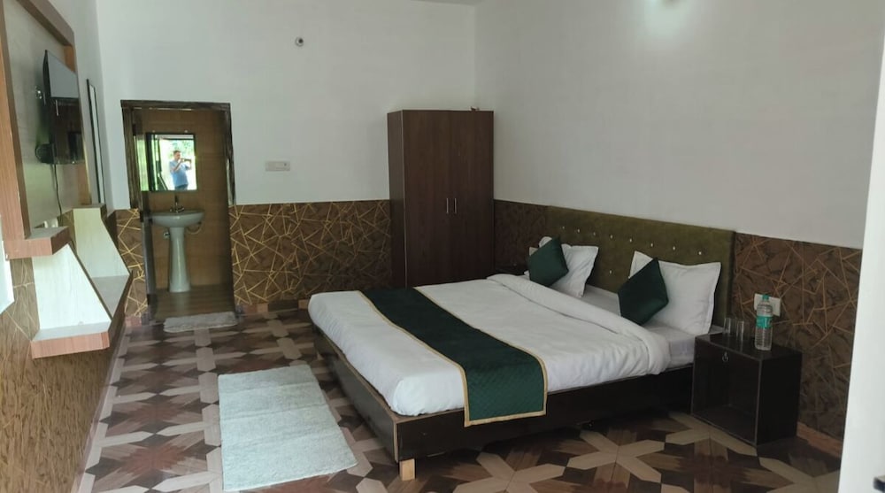 Shekhar Corbett By First Crown — Ramnagar — photo 4