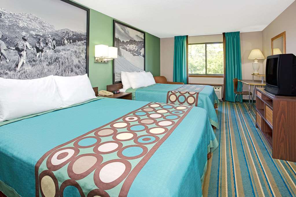 Super 8 by Wyndham Denver Stapleton - photo 10
