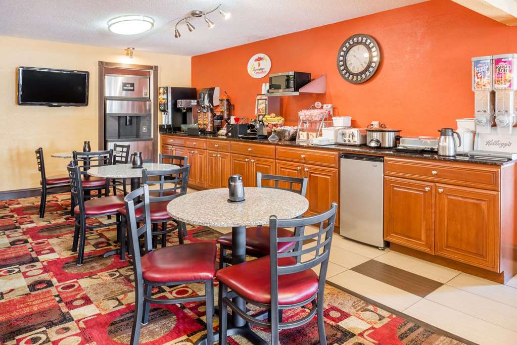 Super 8 by Wyndham Jacksonville - photo 21
