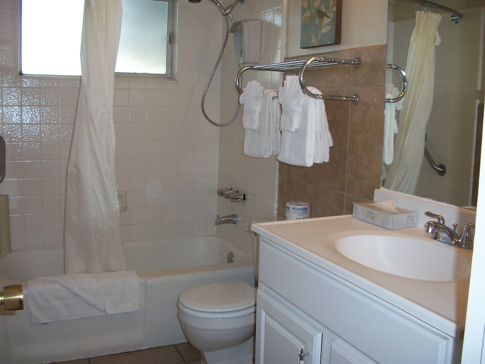 Inn at Deep Canyon - photo 6