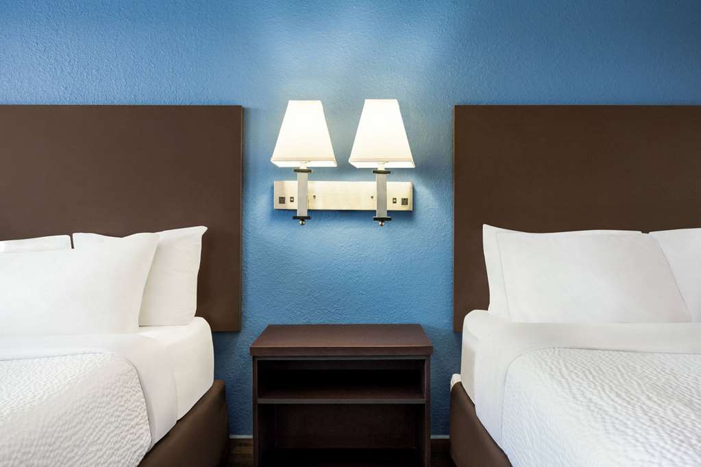 Baymont by Wyndham Kingman - photo 18