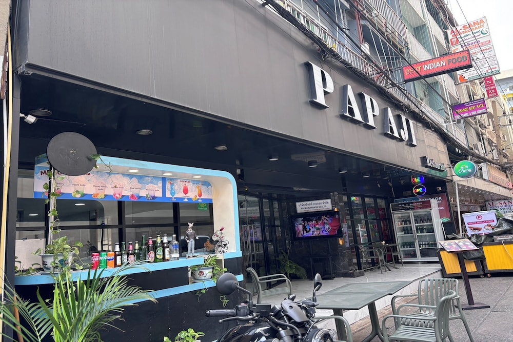 Papa Ji Hotel and Restaurant