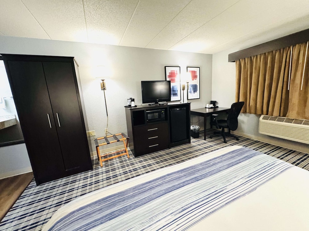 AmericInn by Wyndham Ames - photo 14