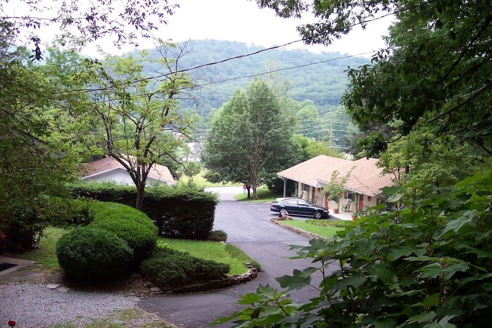 Mountain Aire Cottages & Inn - photo 303