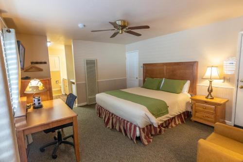 June Lake Motel - photo 17