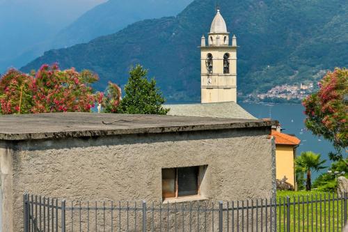 Casa Ambrogio Family Holiday Home by Halldis — 4-Star Luxury Hotel in Cremia, Italy