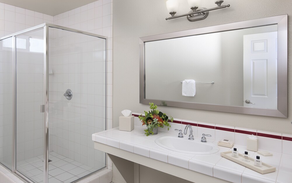 Cambria Landing Inn & Suites - photo 23