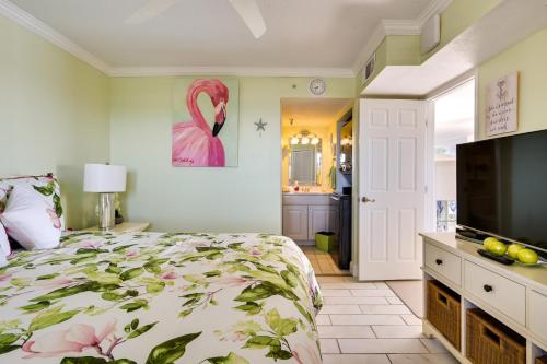 Resort Style Penthouse with Patio in Hudson - photo 25