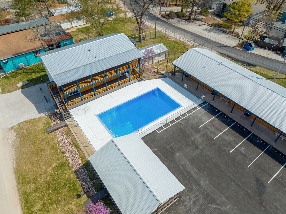 Silver Cove Resort on Table Rock Unit 6 - photo 13