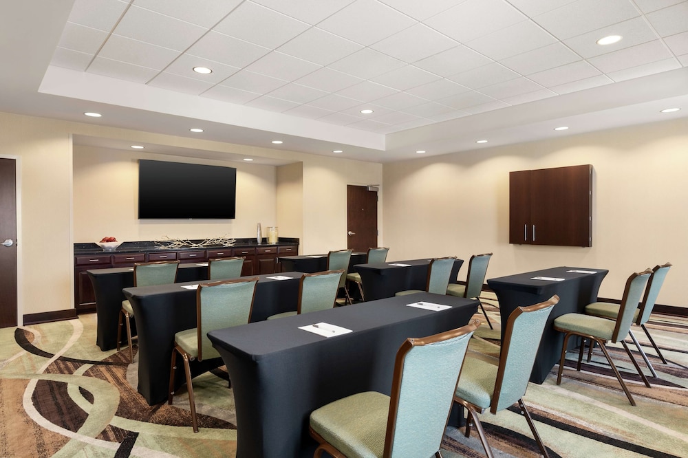 Hampton Inn & Suites Mount Joy Lancaster West - photo 29