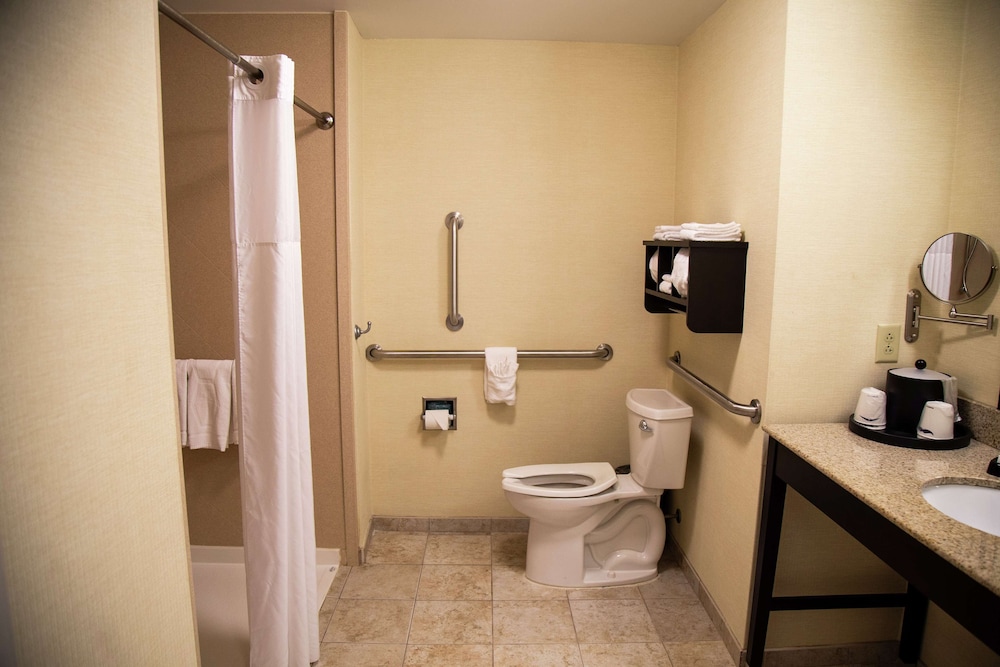 Hampton Inn & Suites Sharon - photo 68