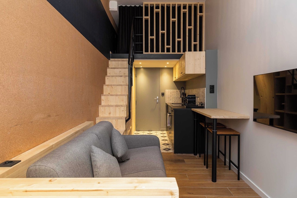 Dify Saint Benoit Hotel de Ville in Lyon, France