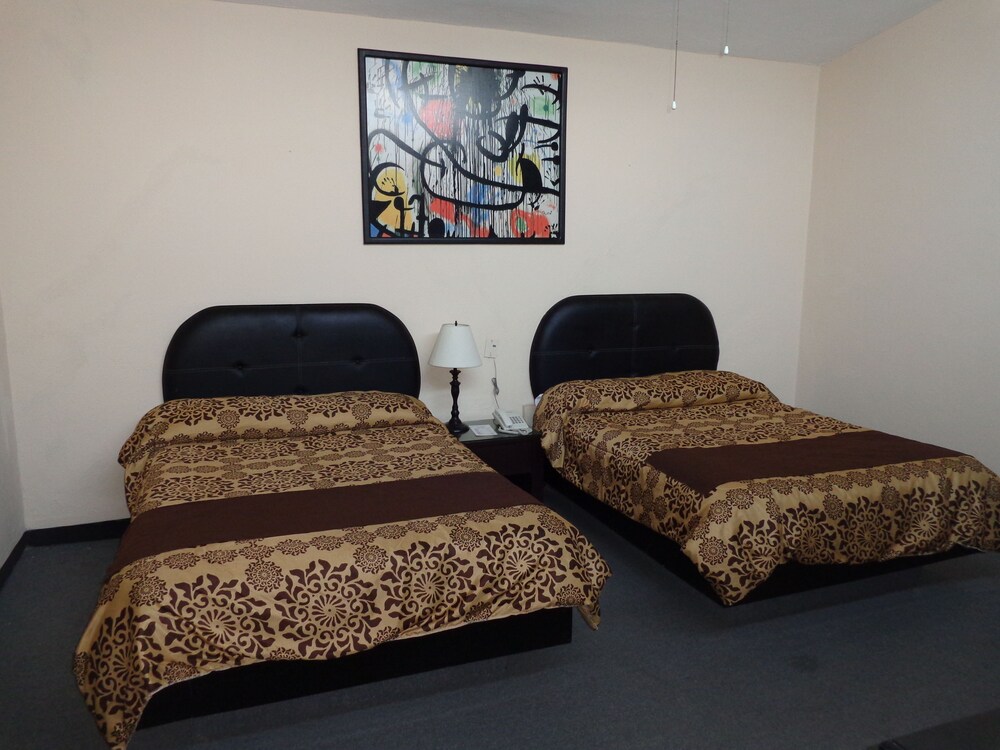 Hotel Bugambilias — Acambaro — photo 5