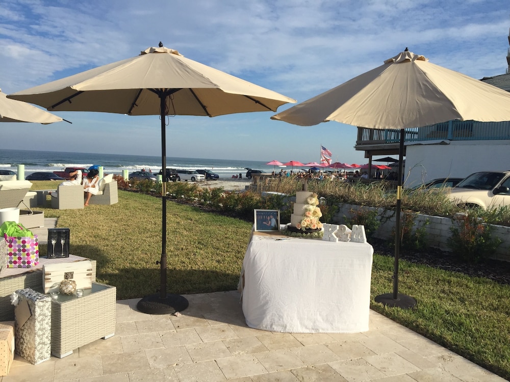 The Salty Mermaid Oceanfront Hotel - photo 25
