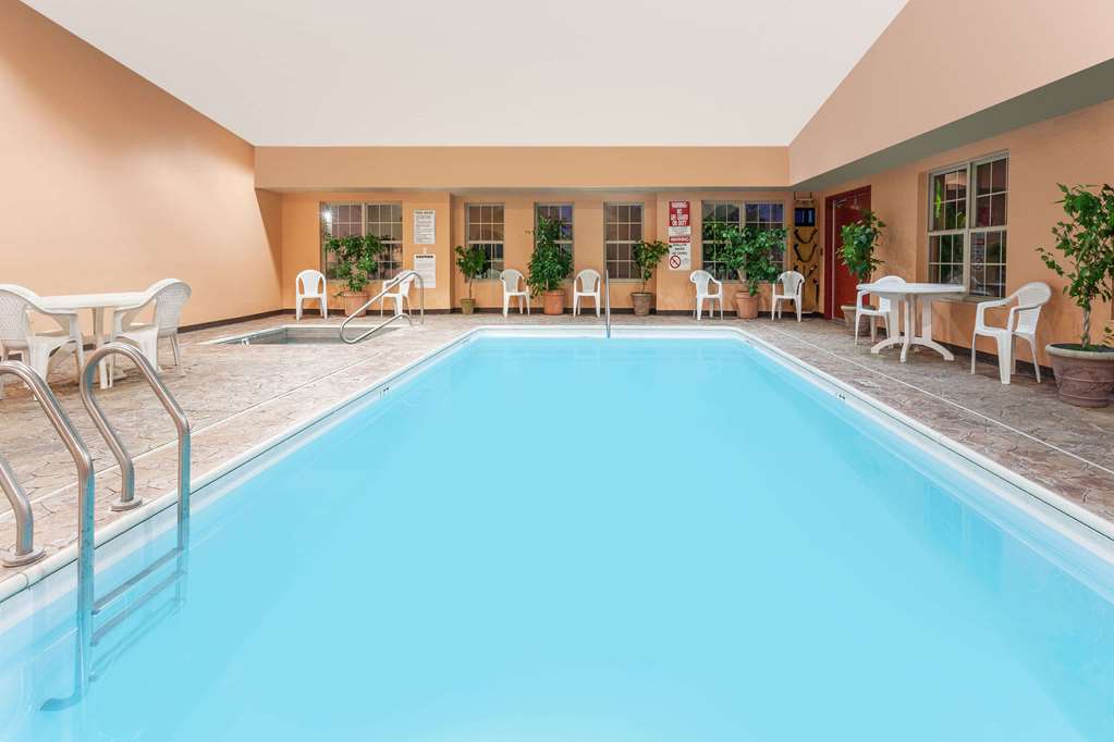 Ramada by Wyndham Sellersburg Louisville North - photo 11