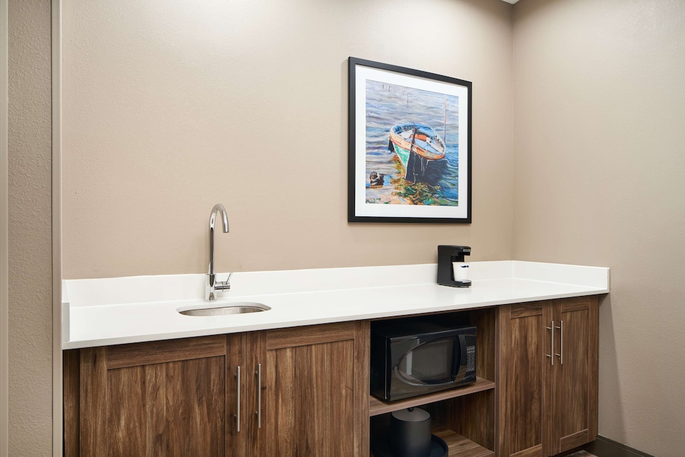 Hampton Inn Clewiston - photo 23