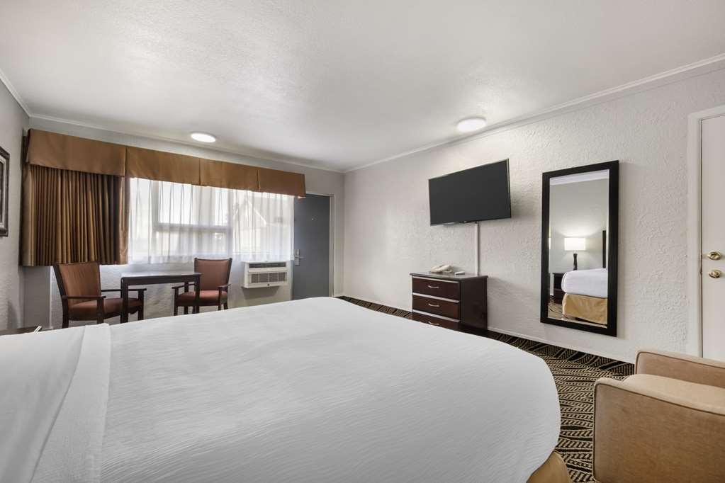 Best Western Red Carpet Inn - photo 13
