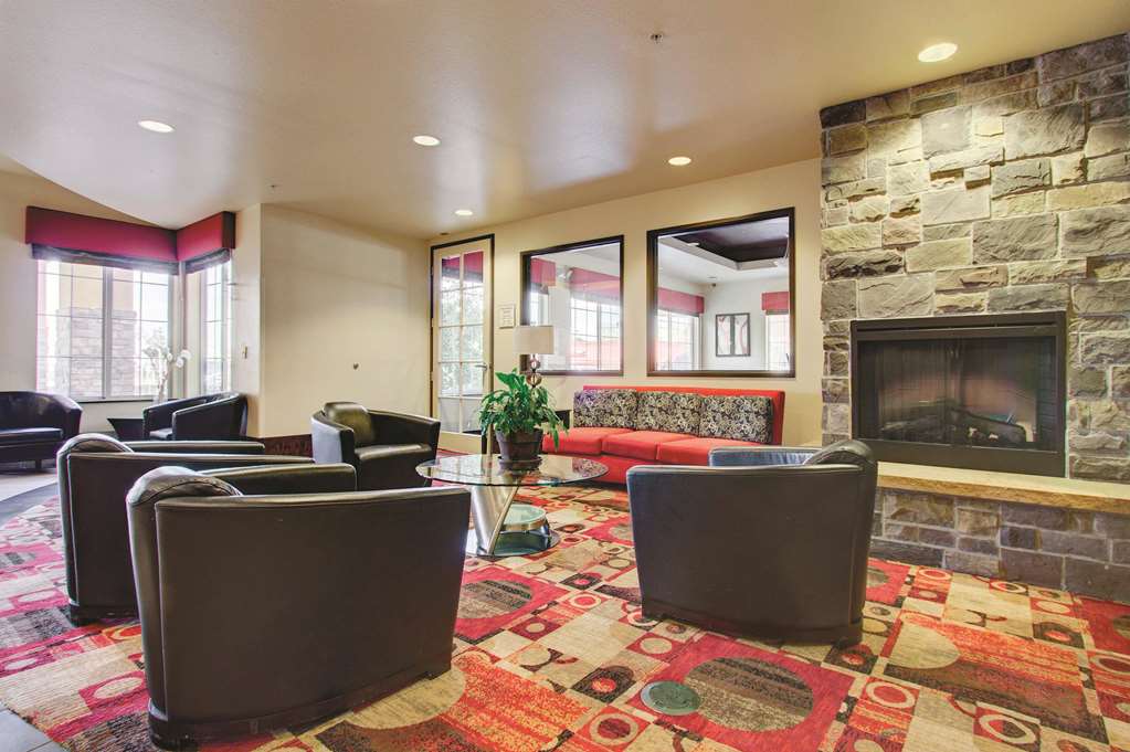 La Quinta Inn & Suites by Wyndham Denver Gateway Park - photo 9