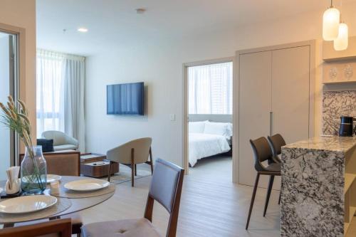 Deluxe Condo Suite 2BR With City View — 4-Star Luxury Hotel in Panama, Panama