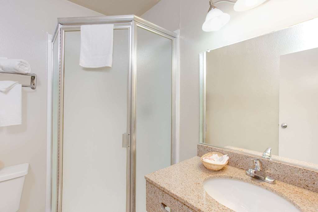 Baymont by Wyndham Coalinga - photo 10