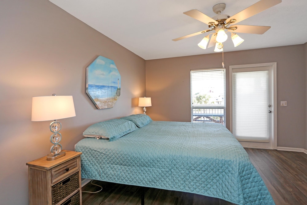 The Lighthouse by Pristine Properties Vacation Rentals — 4-Star Luxury Hotel in Port Saint Joe, United States