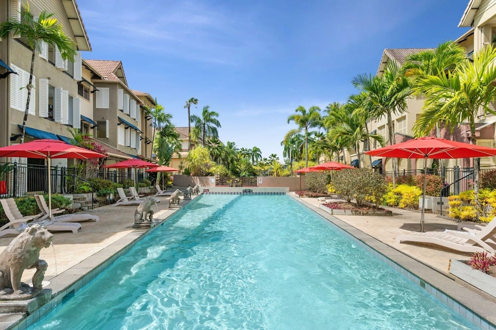 Reef Apartment Cairns 4 Pools Resort BBQ — hotel in Edge Hill
