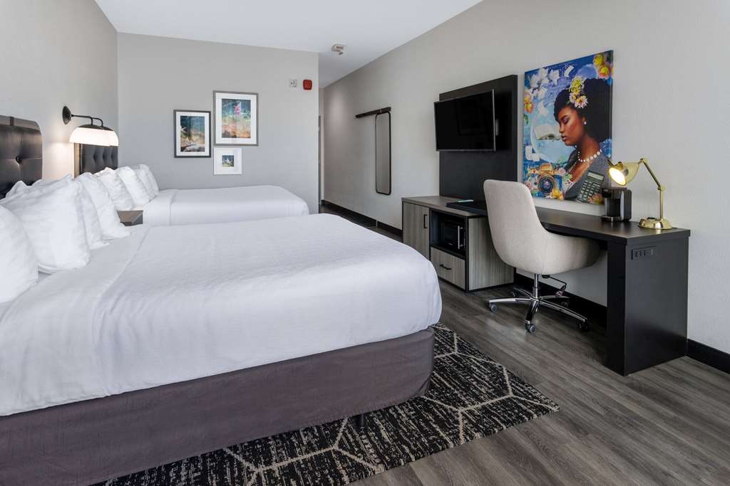 La Quinta Inn & Suites by Wyndham Maricopa Copper Sky - photo 21
