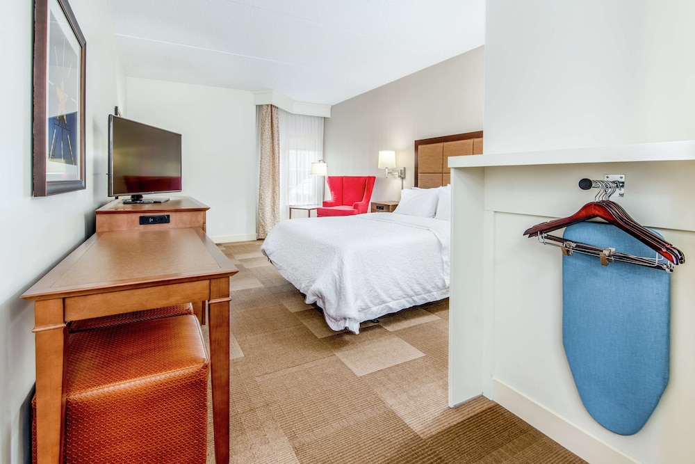 Hampton Inn & Suites Bethlehem - photo 17