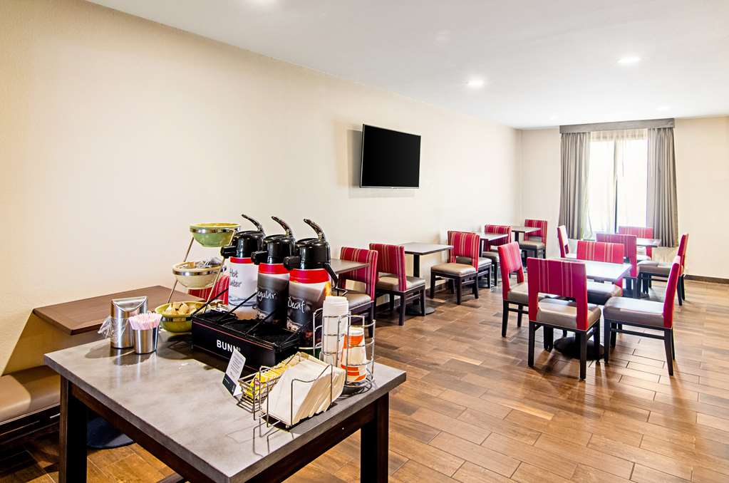 Quality Inn & Suites Near Tanger Outlet Mall - photo 19