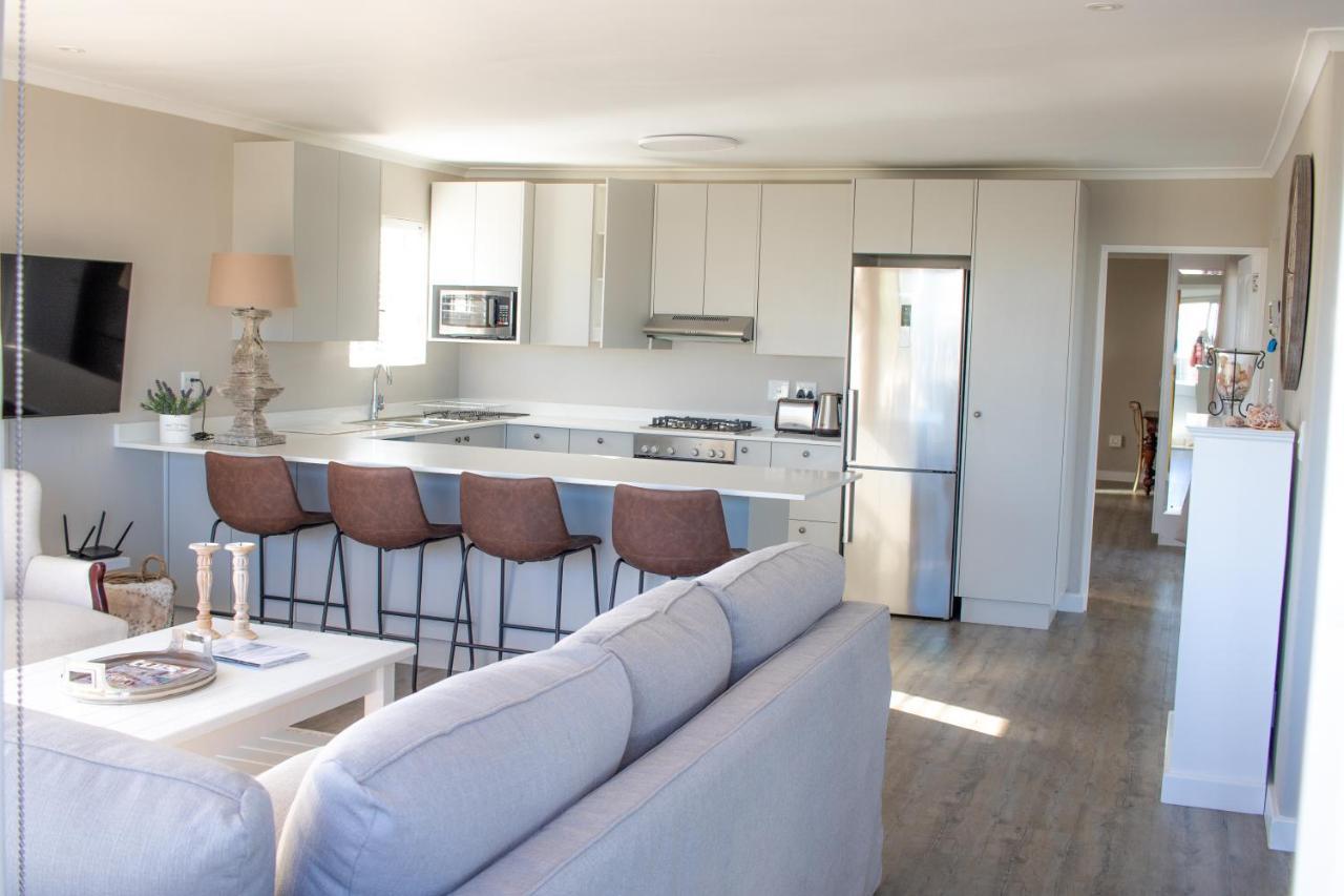 Ocean Pearl Hermanus 5 Bedrooms in Hermanus, South Africa