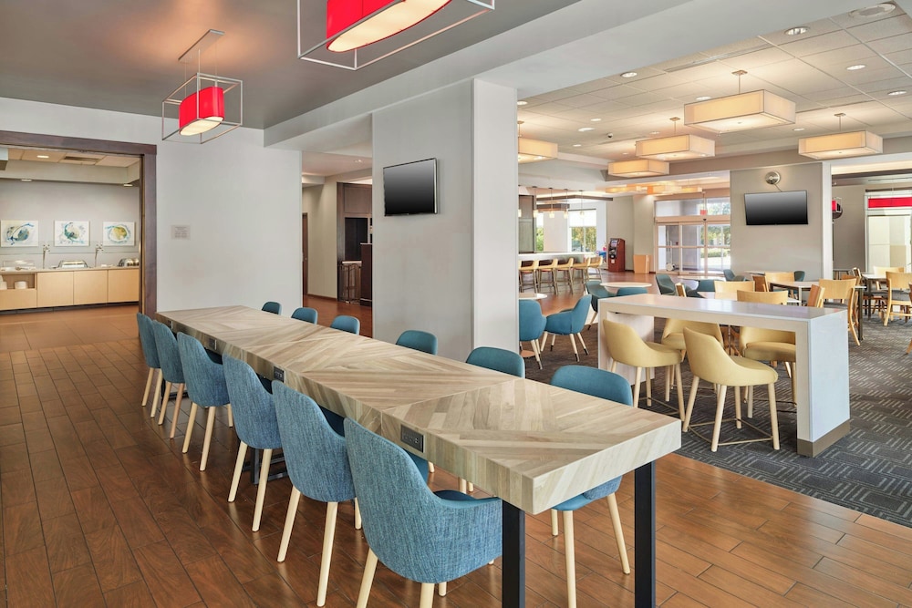 TownePlace Suites Orlando at FLAMINGO CROSSINGS Town Center Western Entrance - photo 50