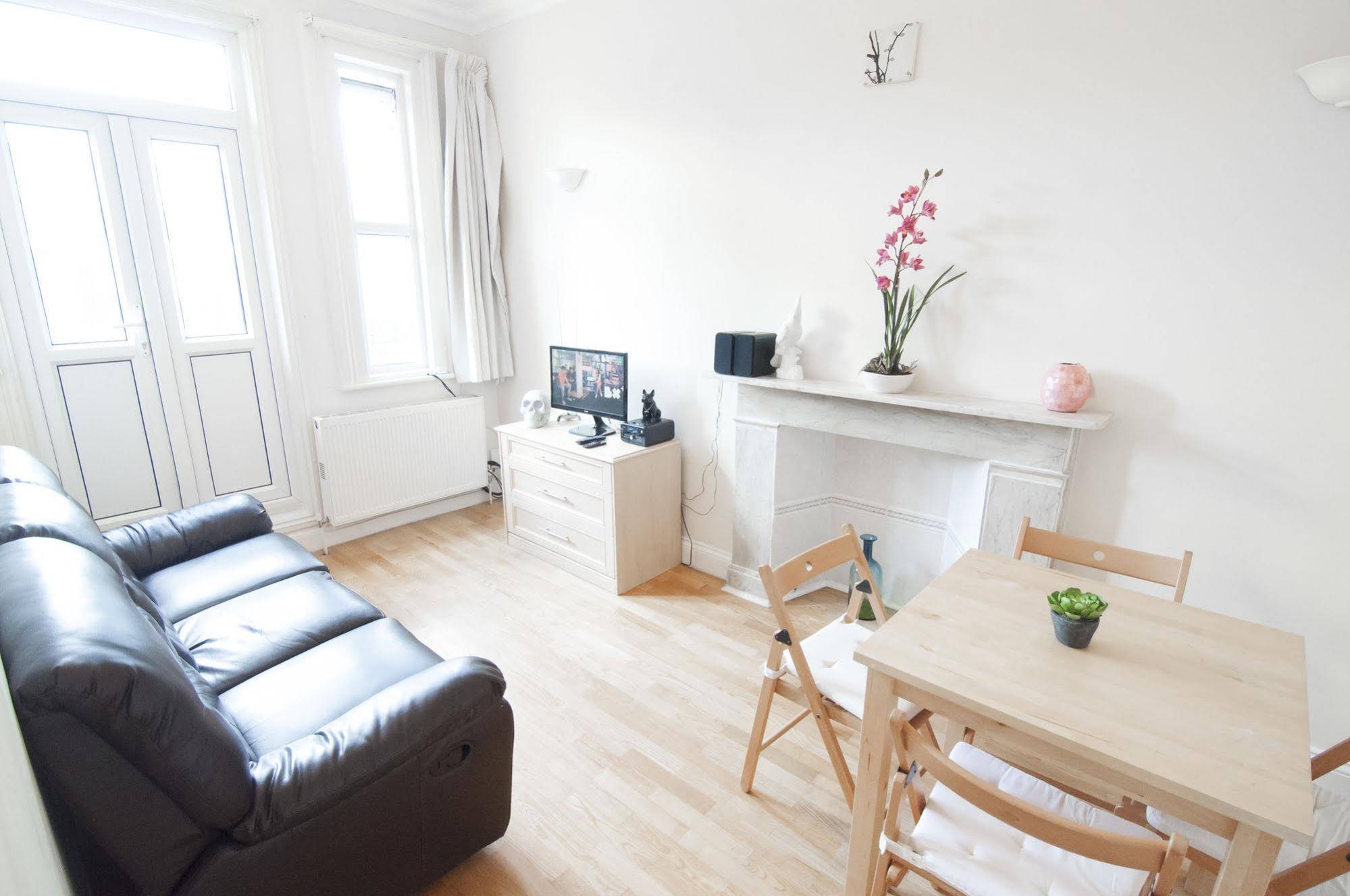 Queen's Club Apartments