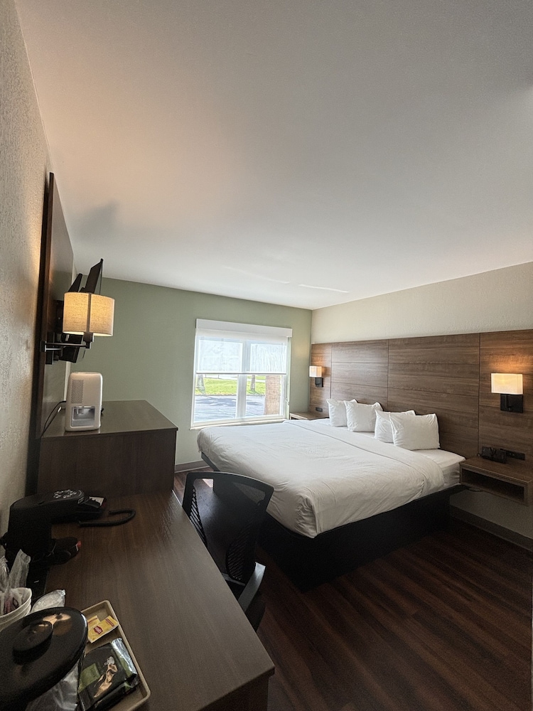 Baymont by Wyndham Lake Park Valdosta I 75 - photo 21