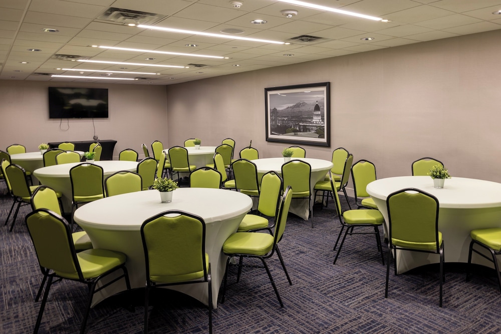 Holiday Inn Express Salt Lake City Downtown by IHG - photo 47