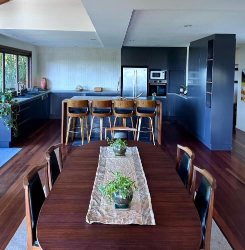 Tranquil Family Oceanview Pool Oasis Sleeps 6 — Ocean Shores